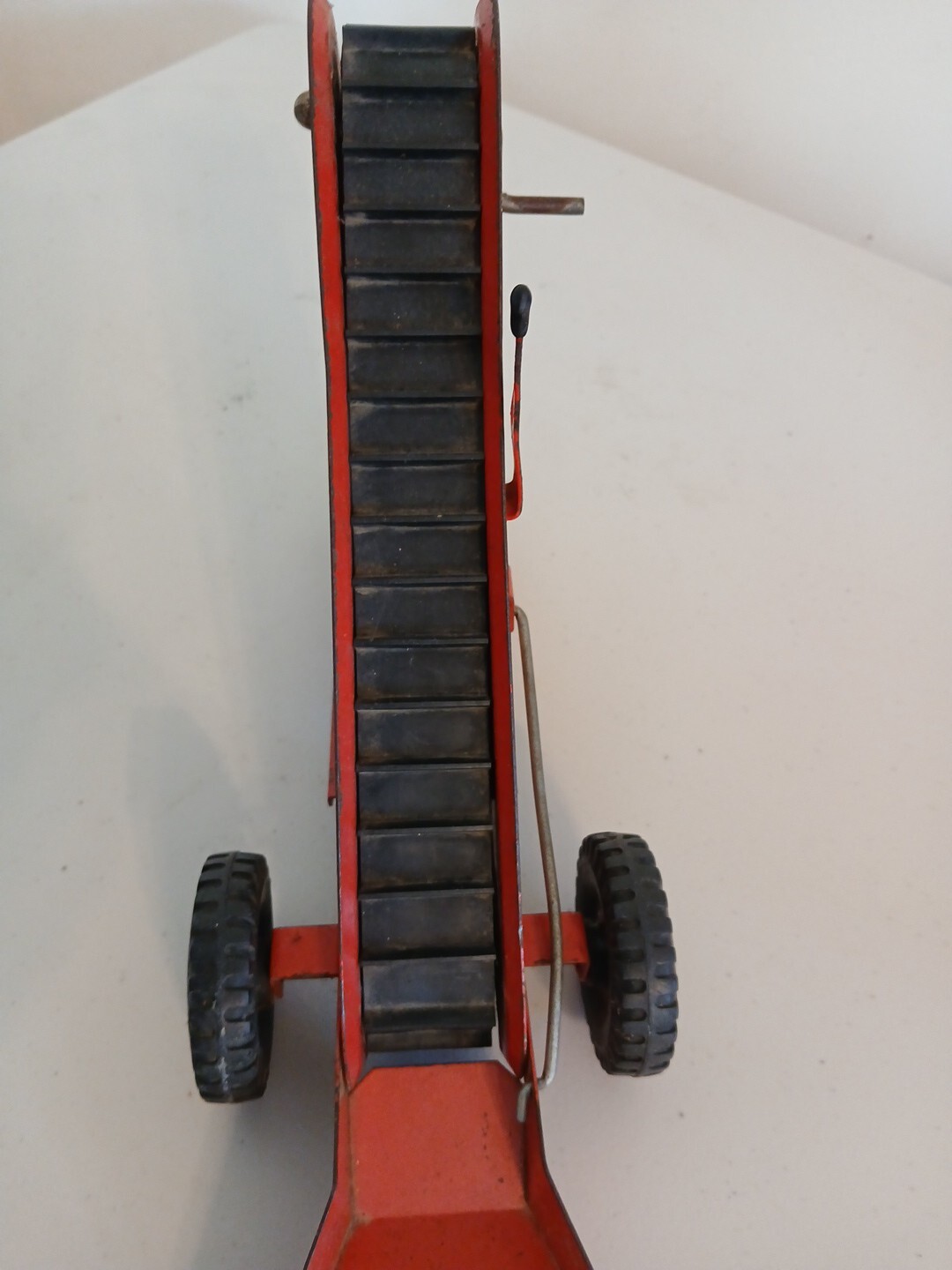 Vintage 1960’s Red Tonka Sandloader Metal With Rubber Conveyor