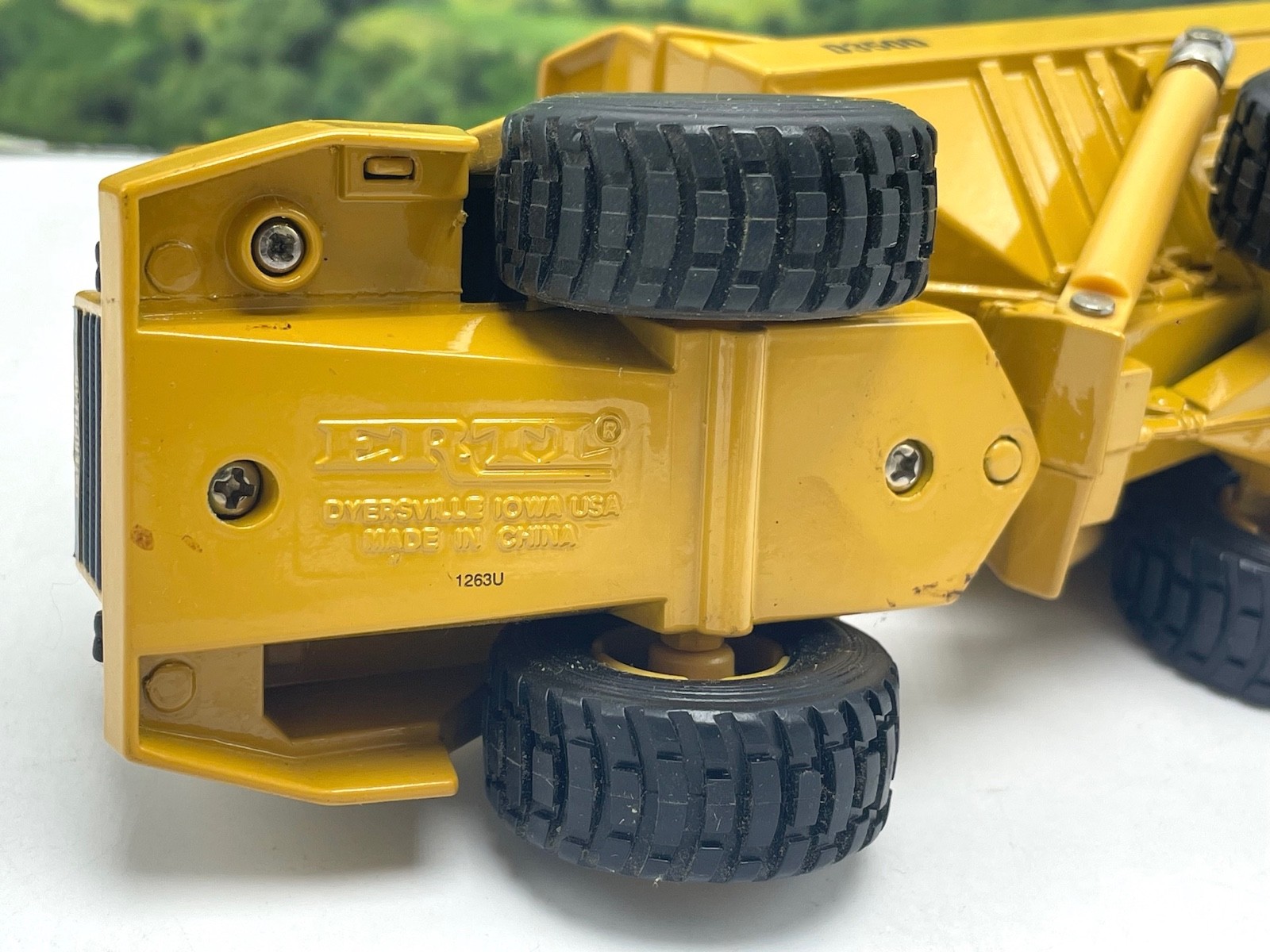 1:50 Scale ERTL MIGHTY MOVERS Caterpillar D350D Articulated Dump Truck 1992 CAT