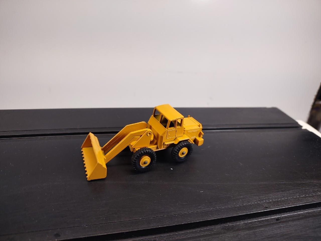Lesney Matchbox #69 Hatra Tractor Shovel 1965 Nice condition, clean