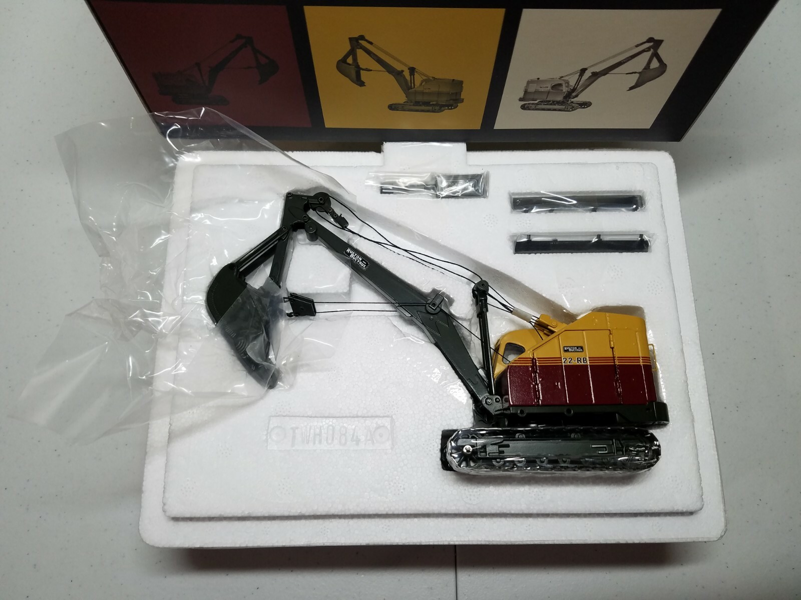 Ruston-Bucyrus 22-RB Cable Hoe with Metal Tracks – EMD 1:50 Scale #T002.1 New
