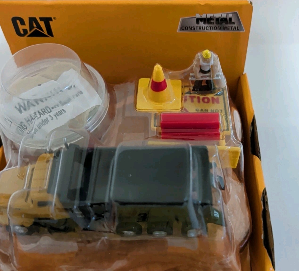 Diecast Masters 1:87 (HO) CAT Dump Truck