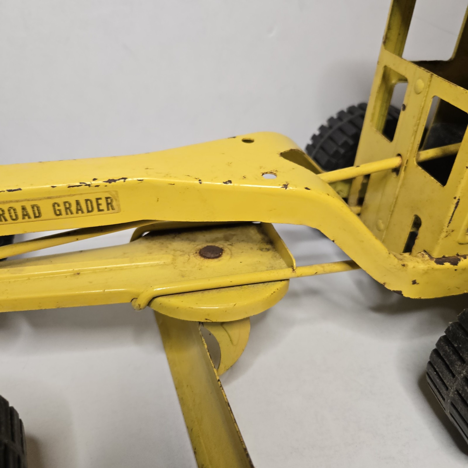 Tonka Roader Grader 1969/70 USED Condition 17 Inches Long Real Rubber Tires