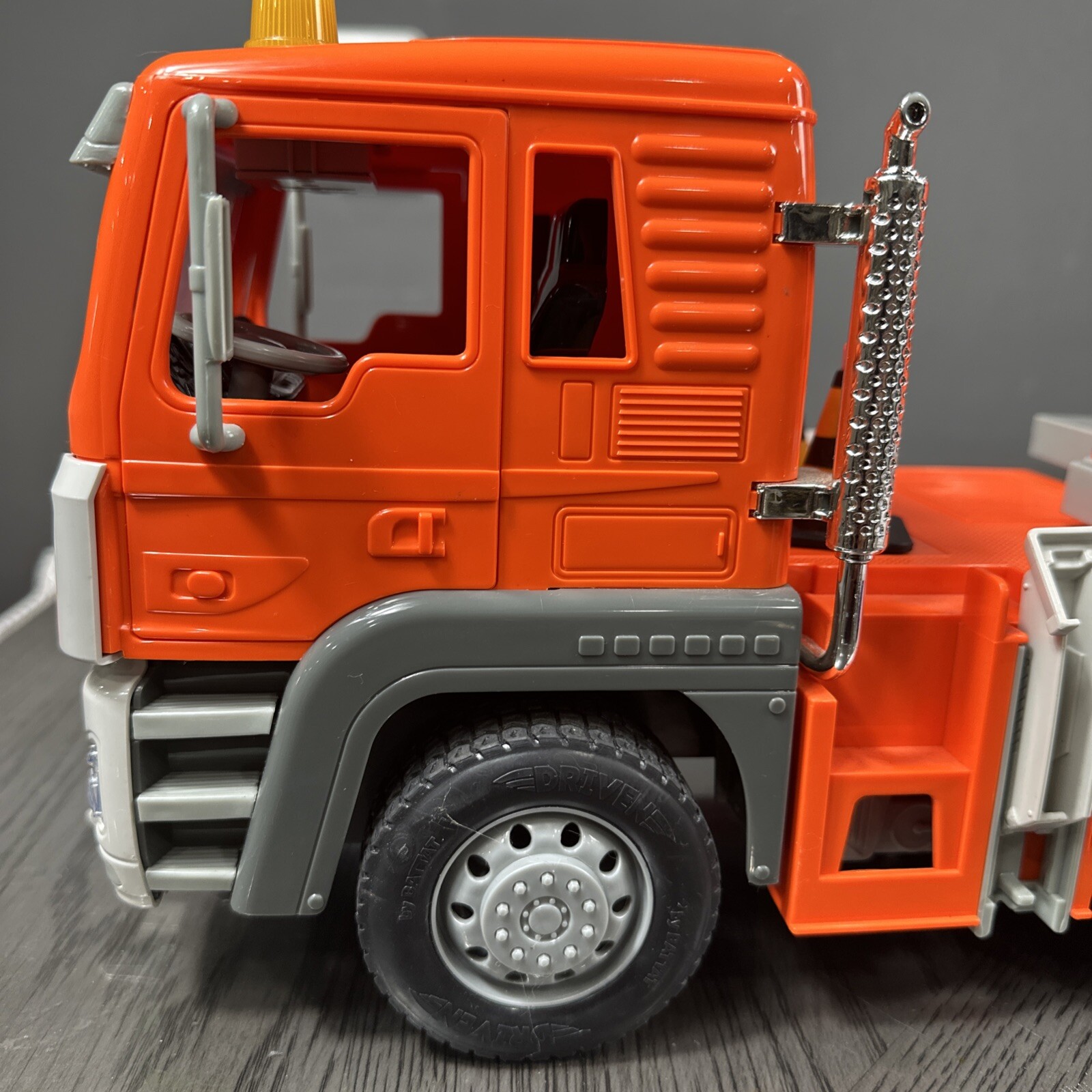 DRIVEN by Battat – Toy Crane Truck – Standard Series