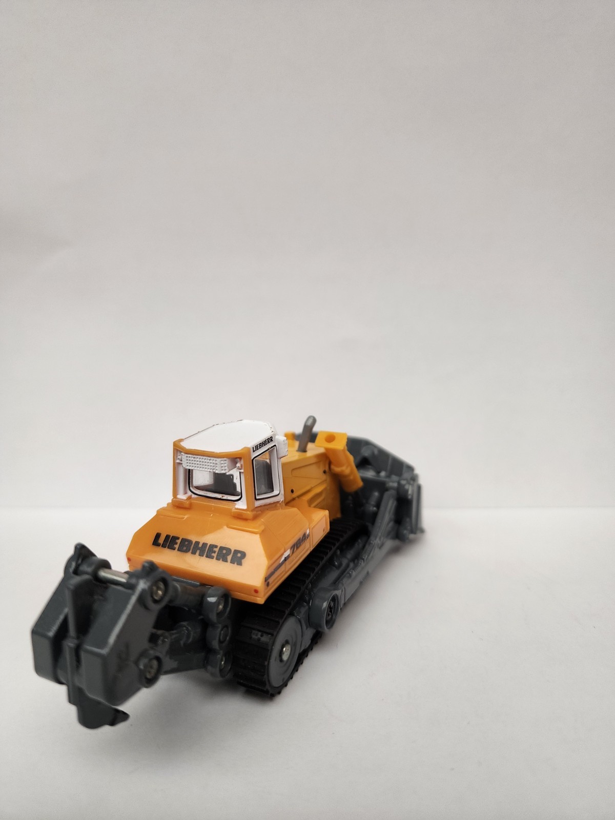 Siku 1888 -Liebherr 764 Bulldozer 1:87 Scale USED