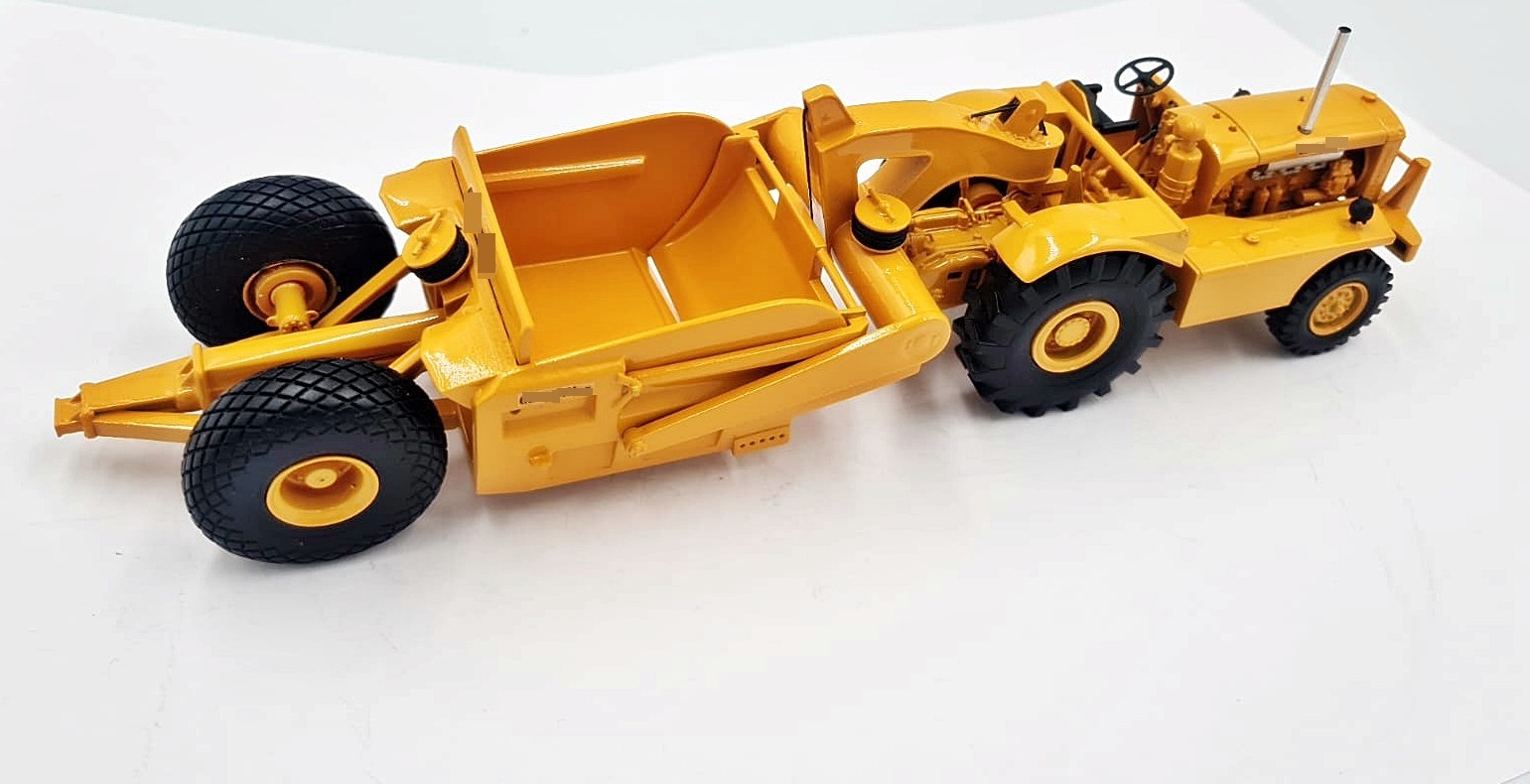DW10 3 Series tractor paired with the No. 10 Scraper Ready Made