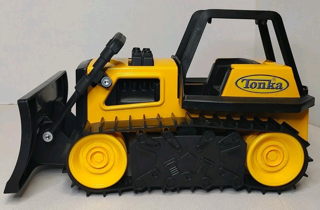 Tonka Bulldozer M-7461 Steel Classics Dozer M-7461 Pressed Steel Plastic