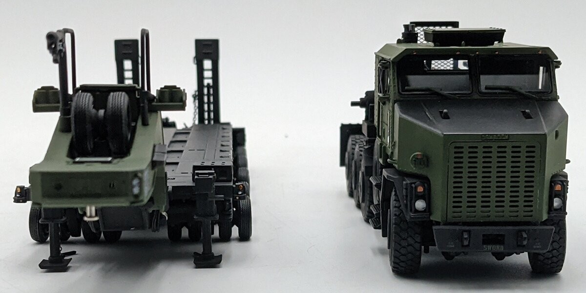 Sword Models SW1500-K 1:50 DieCast Oshkosh HET M1070 Transporter w/M1000 Trailer