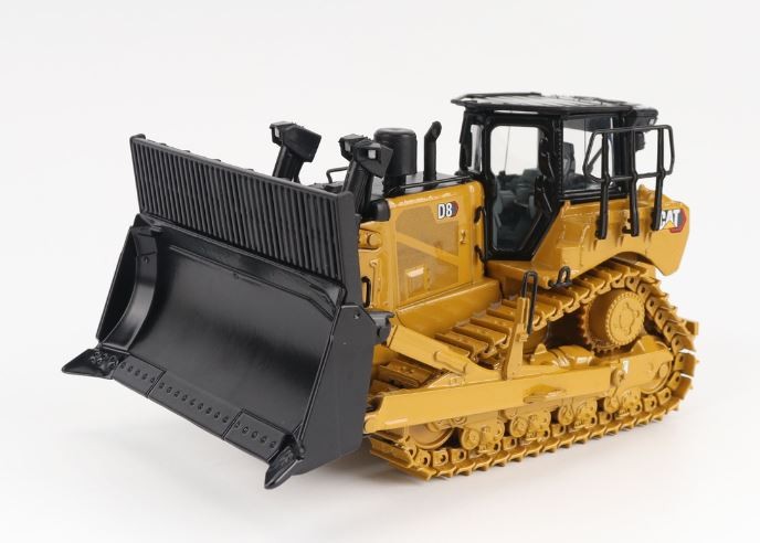 DIECAST MASTERS – Toro CATERPILLAR D8 for Waste Handling – 1/50…