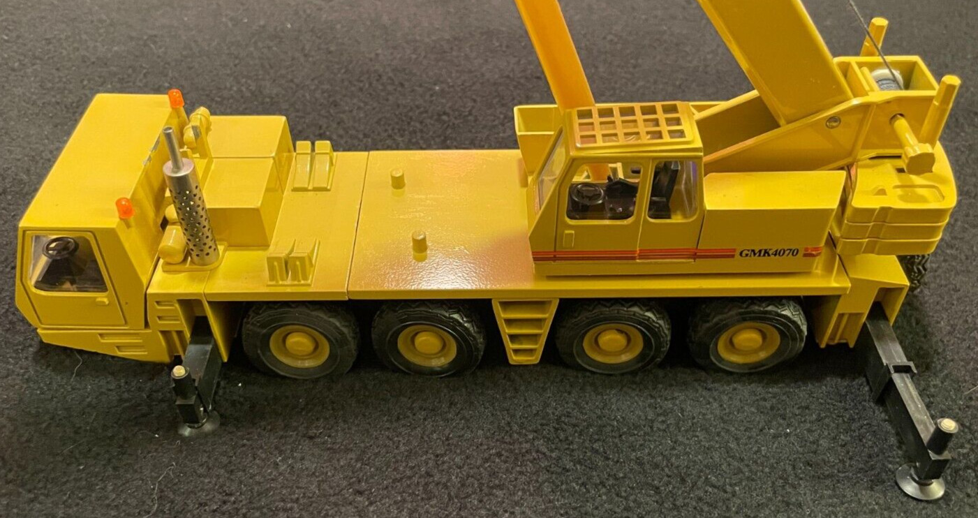 Conrad Grove All Terrain Hydraulic Crane GMK4070