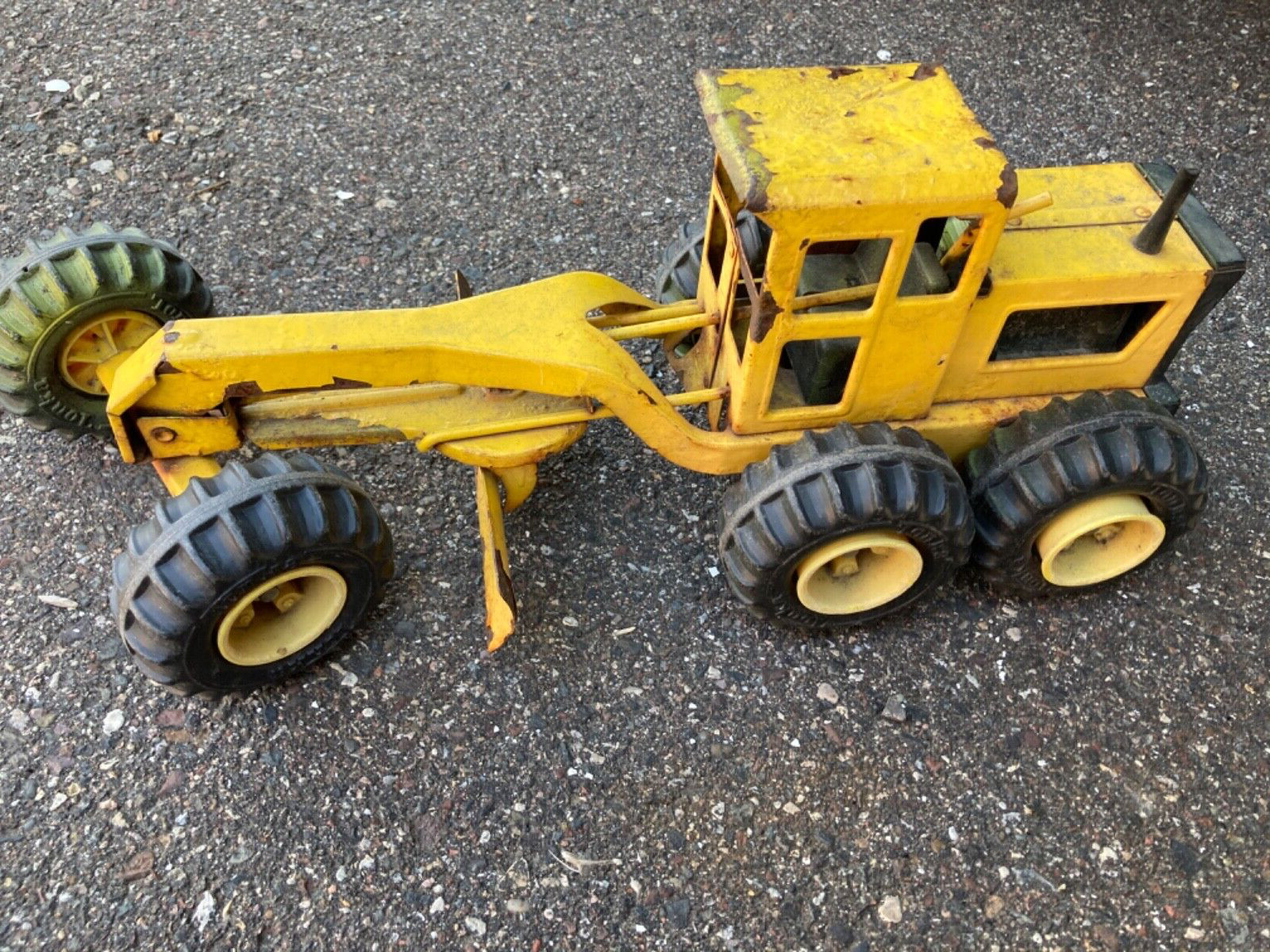 Vintage 70’s Tonka MR-970 Road Grader Metal Yellow Construction Toy Vehicle 18”