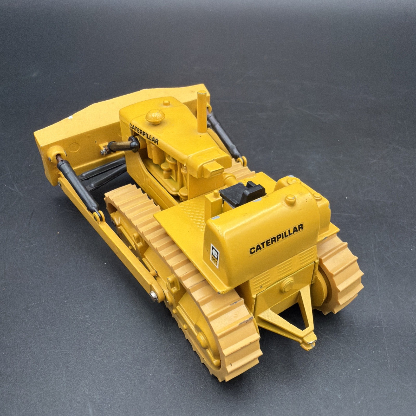 1970s GESCHA W.Germany CATERPILLAR 1:50 Scale Toy D9G BULLDOZER