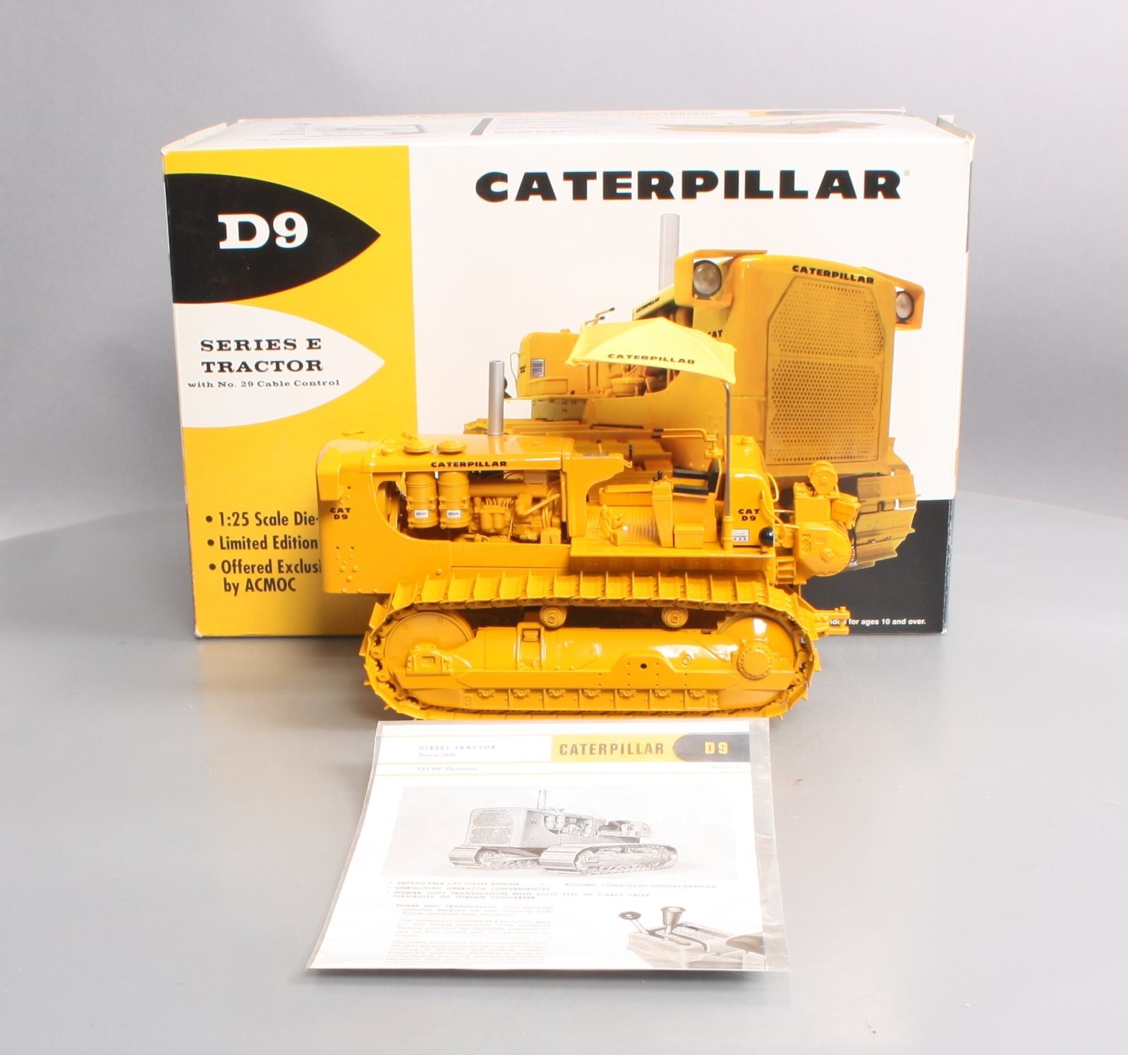 First Gear 49-0148 1:25 Diecast CAT D9 Series E Tractor w/ No.29 Cable Control