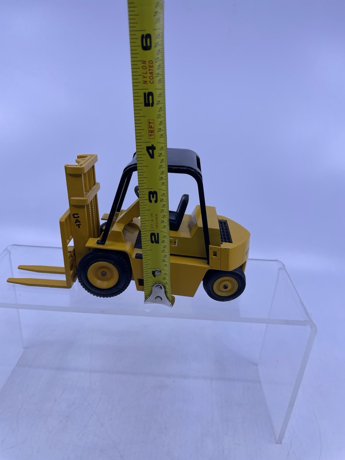 Vintage CATERPILLAR V 80 D Forklift Fork Lift 1:25 NZG 182 West Germany D