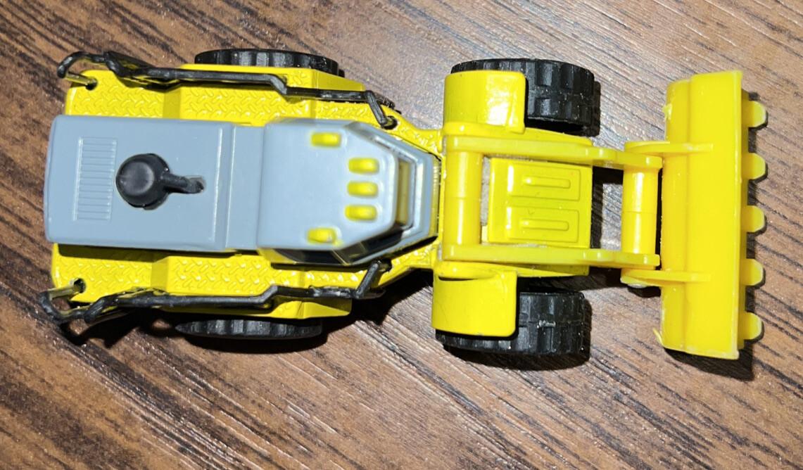 RUGGED & TOUGH 4″ LONG 2012 TONKA EXCAVATOR DIECAST VERY DETAILED AZTEC YELLOW