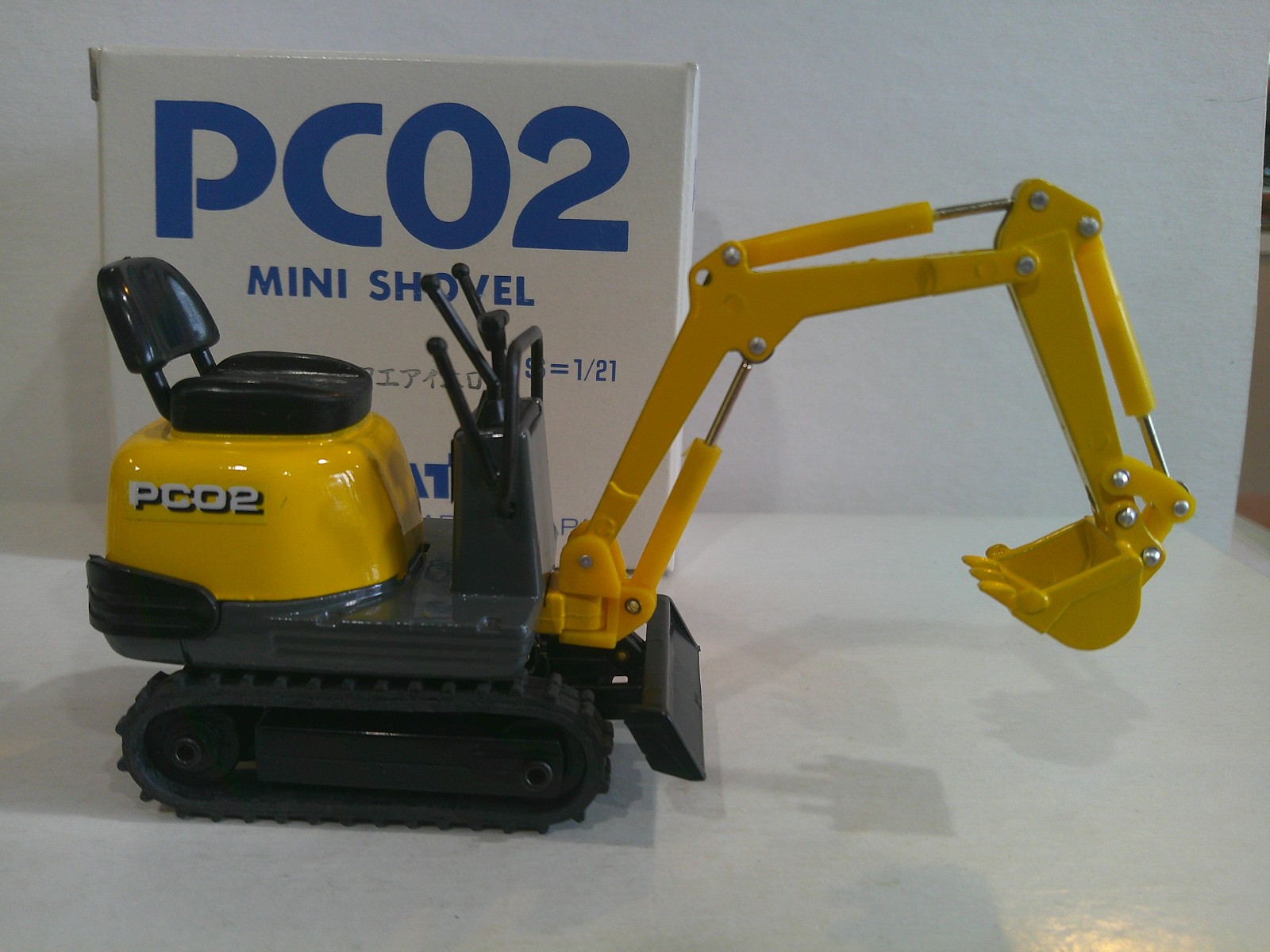 Sales Promotion Komatsu PC20 Mini Shovel Yellow 1/21 Scale Not Displayed VG Box