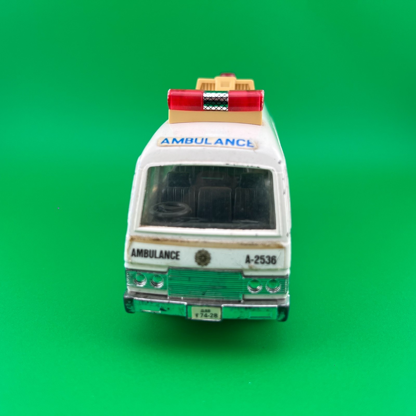 Diapet Yonezawa Nissan Caravan Ambulance 1/43 Made In Japan 014-1994