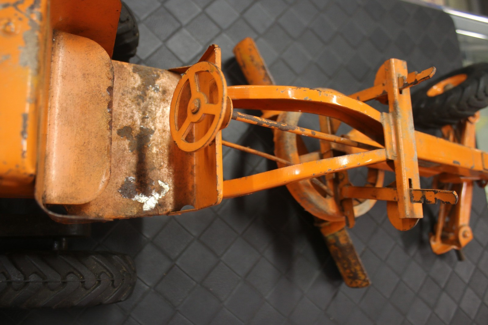 Vintage 1950’s Doepka Adam’s Road Grader Desial Motor Orange