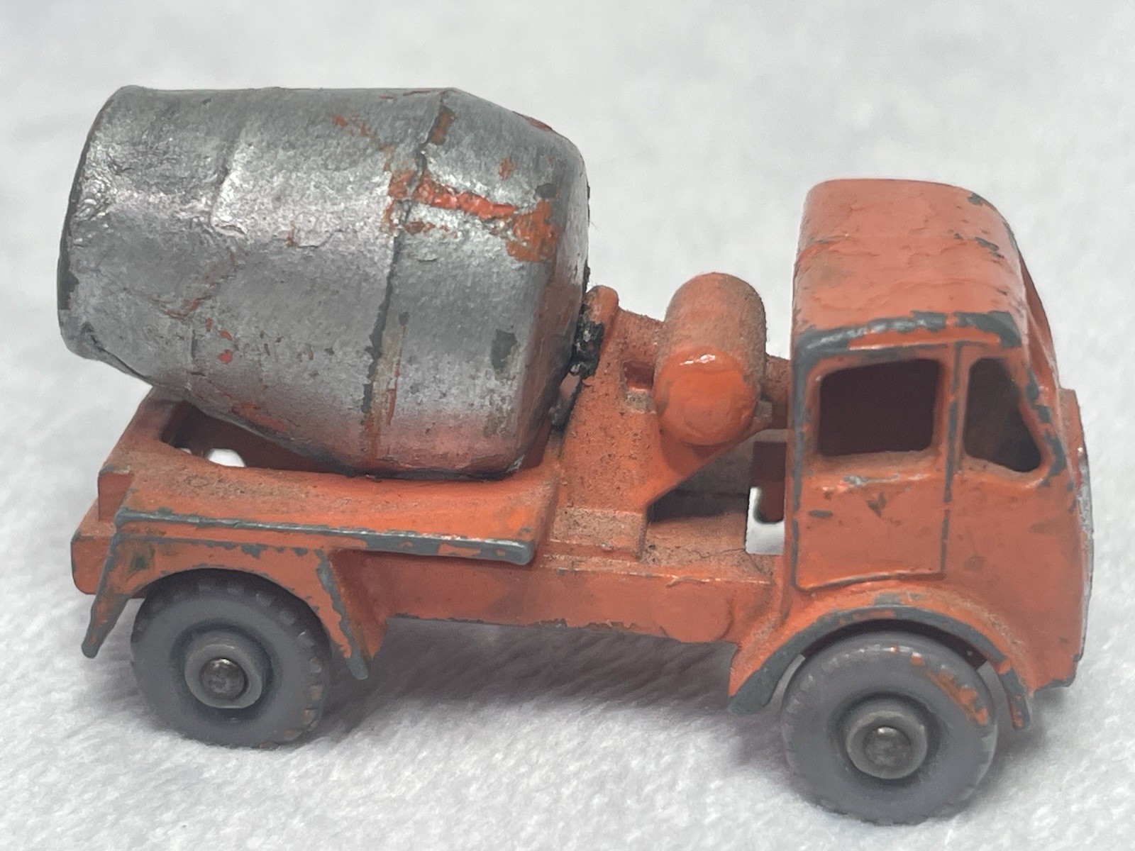 Vintage Matchbox Lesney No 26a ERF Cement Mixer Orange Grey Plastic Wheels 1958