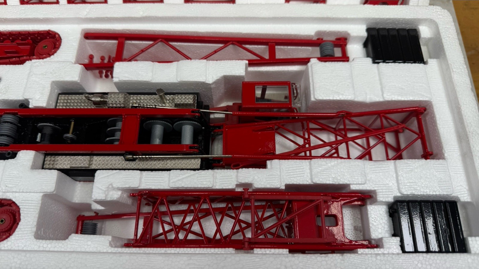 Sennebogen 5500SL Crawler Crane 1:50 Scale