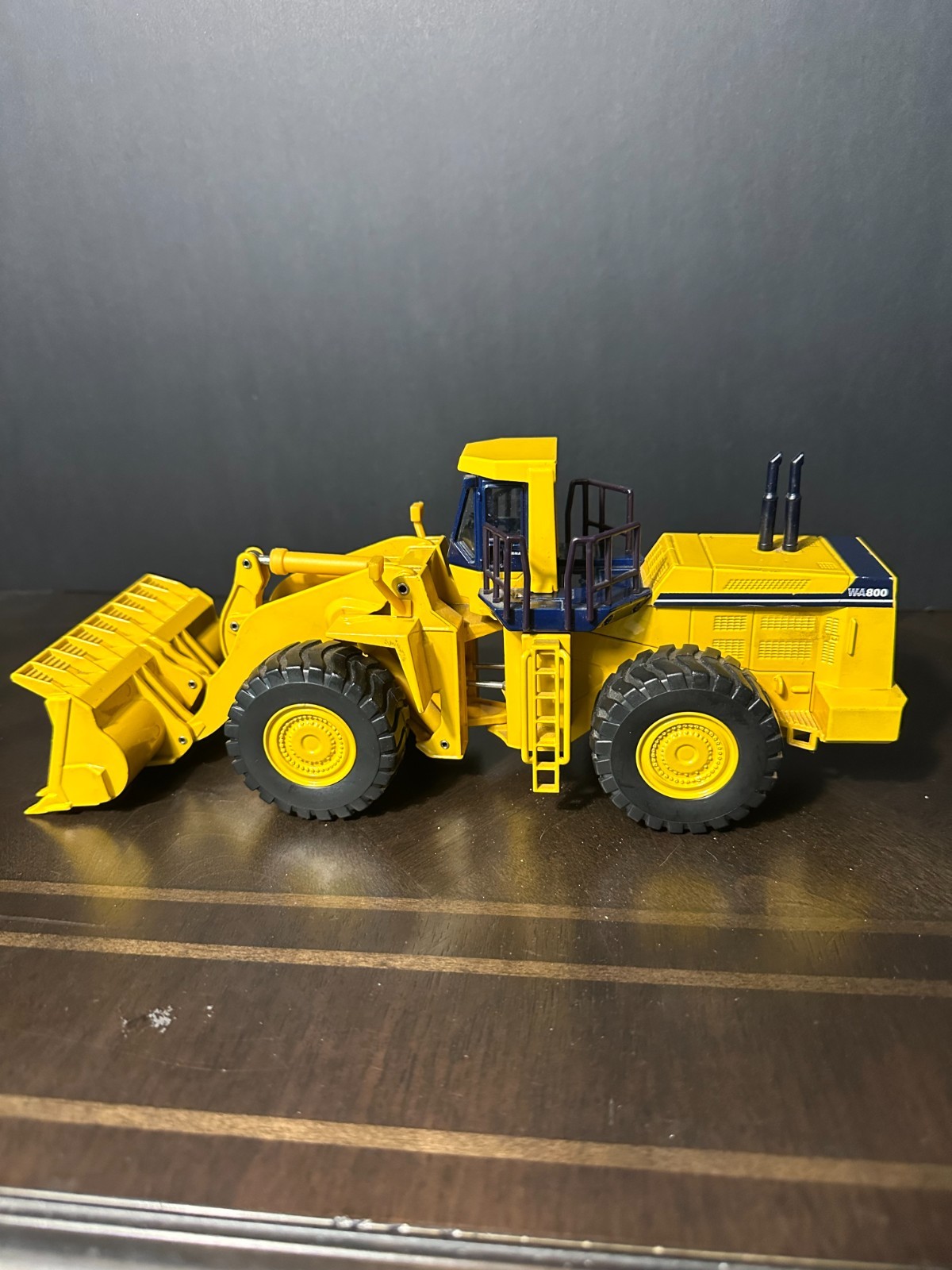Komatsu WA800 Wheel Loader – 1/50 – Joal XL Size
