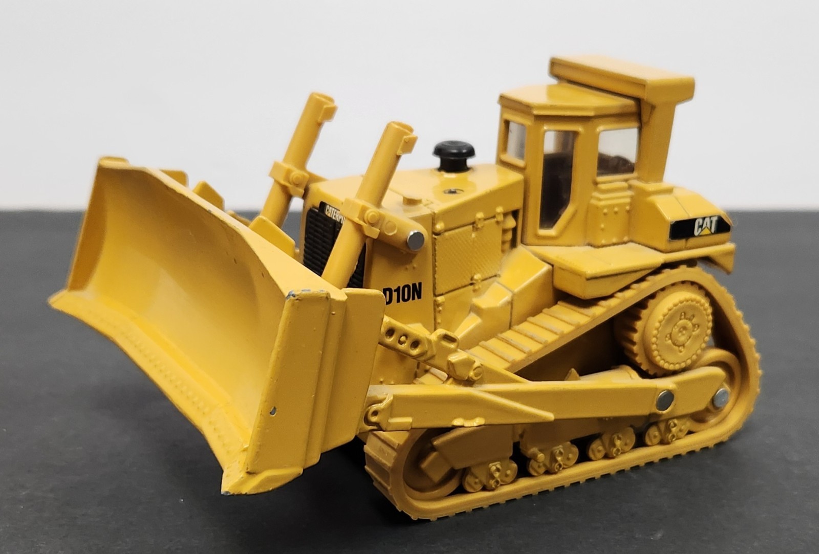 Vintage ERTL Caterpillar D10N Track-Type Tractor Bulldozer 1:50 Scale Diecast