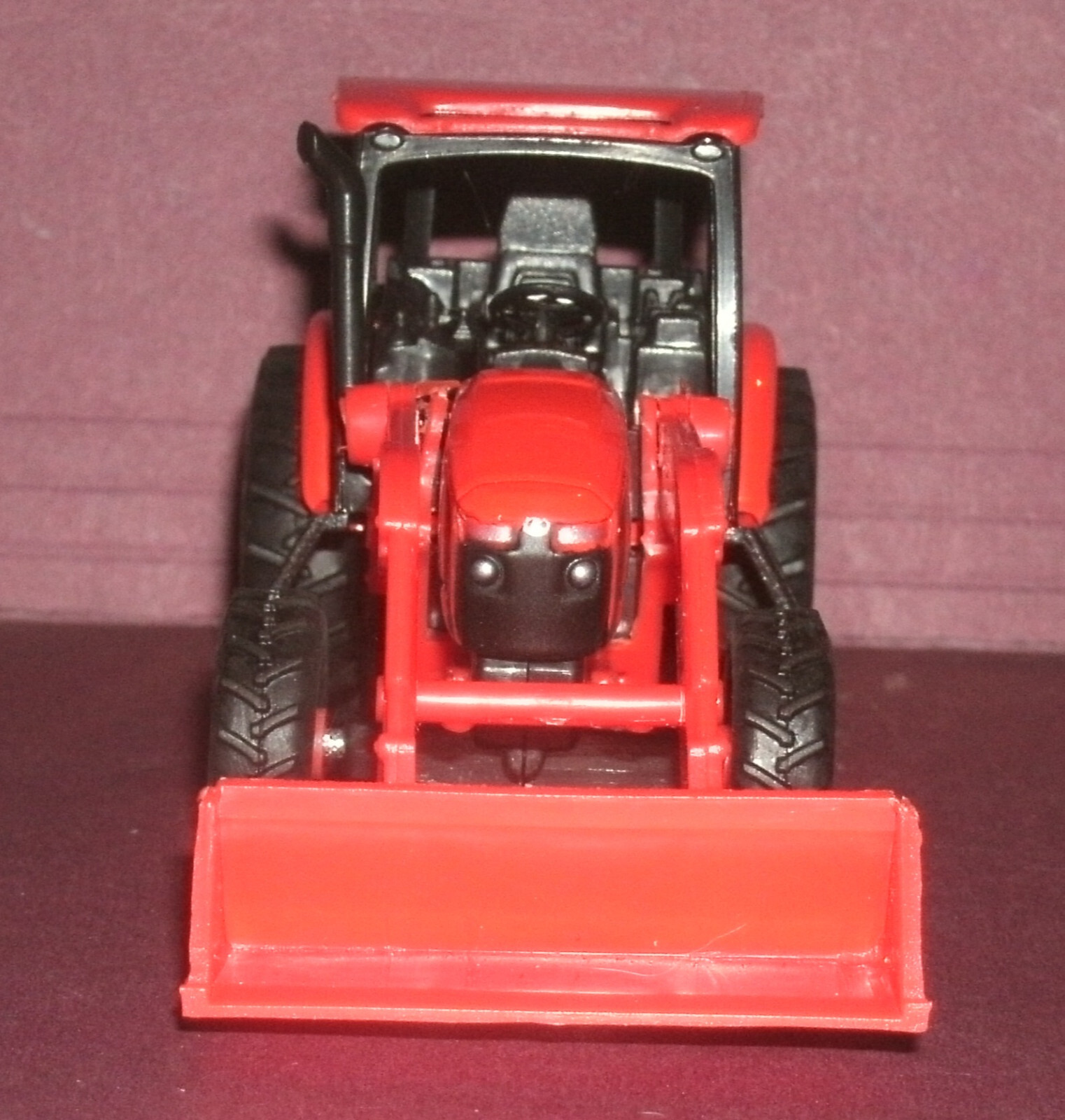 1/43 Scale Kubota M5-111 Utility Tractor w/ Loader Toy Model (4″) New-Ray 34197
