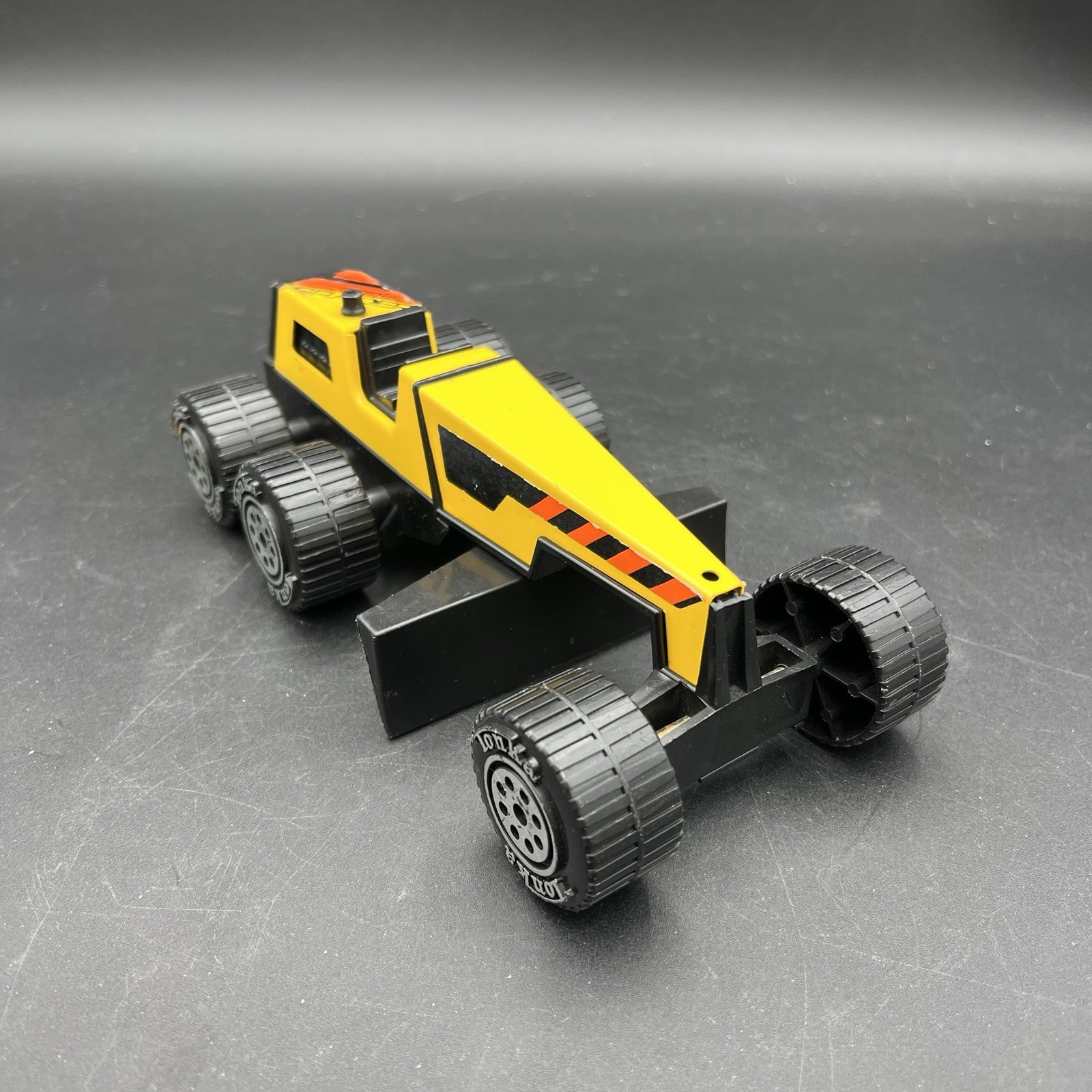 Vintage 1992 Tonka Toy Truck Earth Mover Series Grader Yellow 8.5″