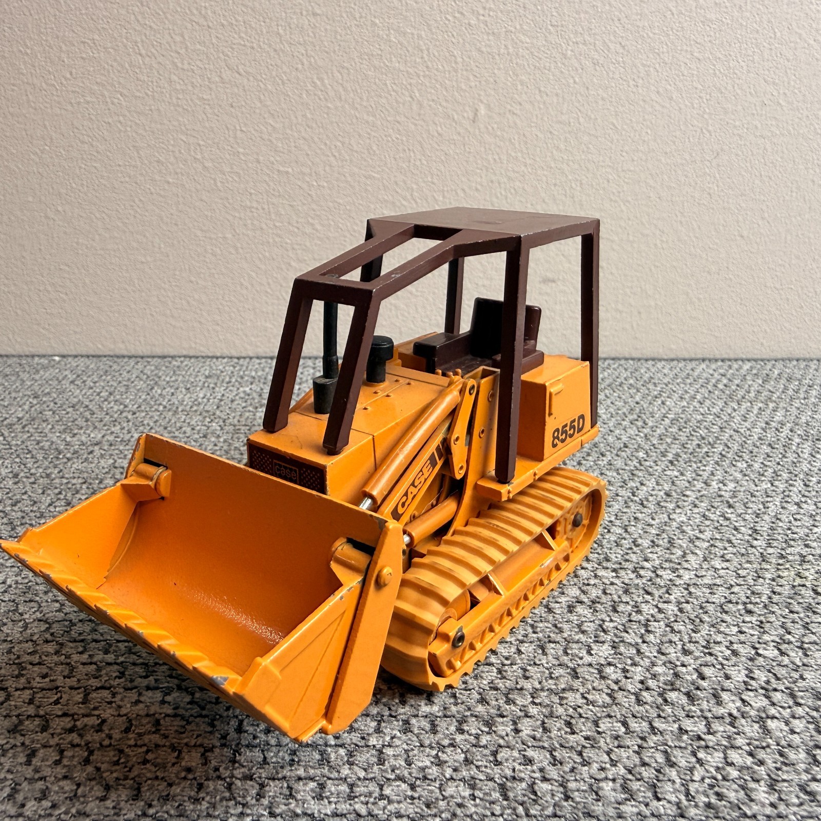 Case 855D Track Loader – CAB – 1/35 – NZG – Conrad NZG West Germany