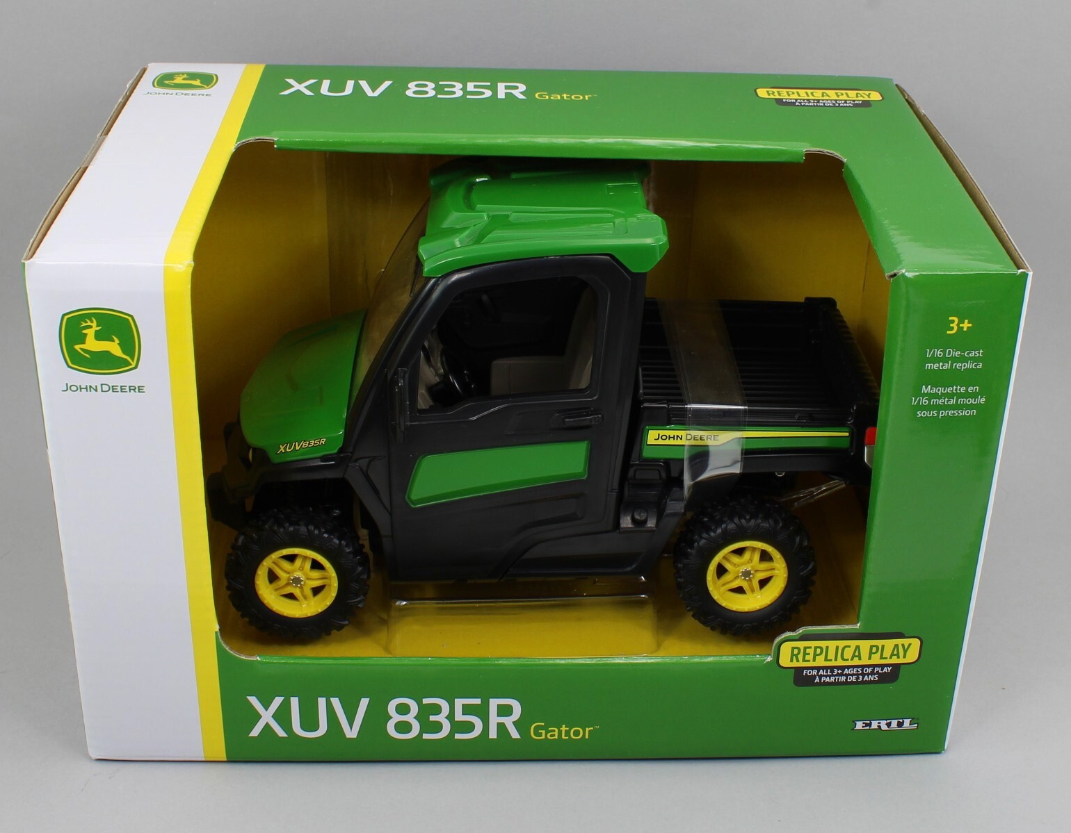 1:16 ERTL *JOHN DEERE* XUV 835R Gator Side by Side UTV *DIECAST* NIB!