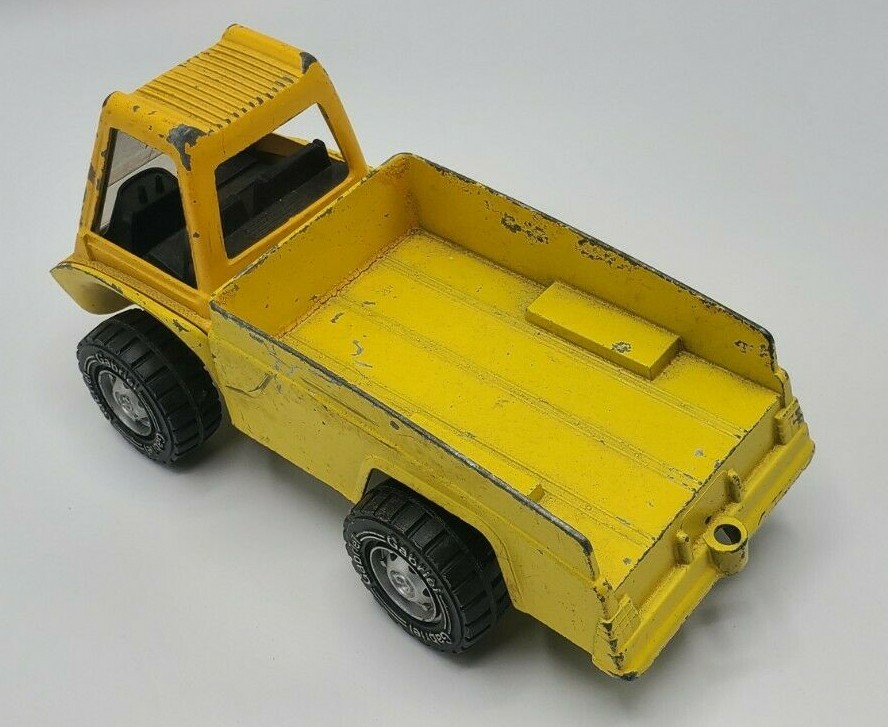 Vintage Gabriel Industries 1975 Truck Toy (Yellow)
