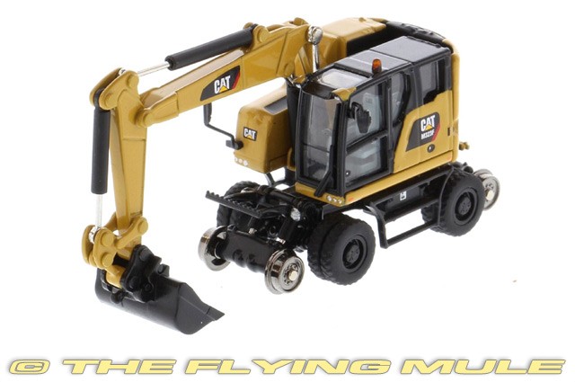 Diecast Masters 1:87 M323F Railroad Wheeled Excavator