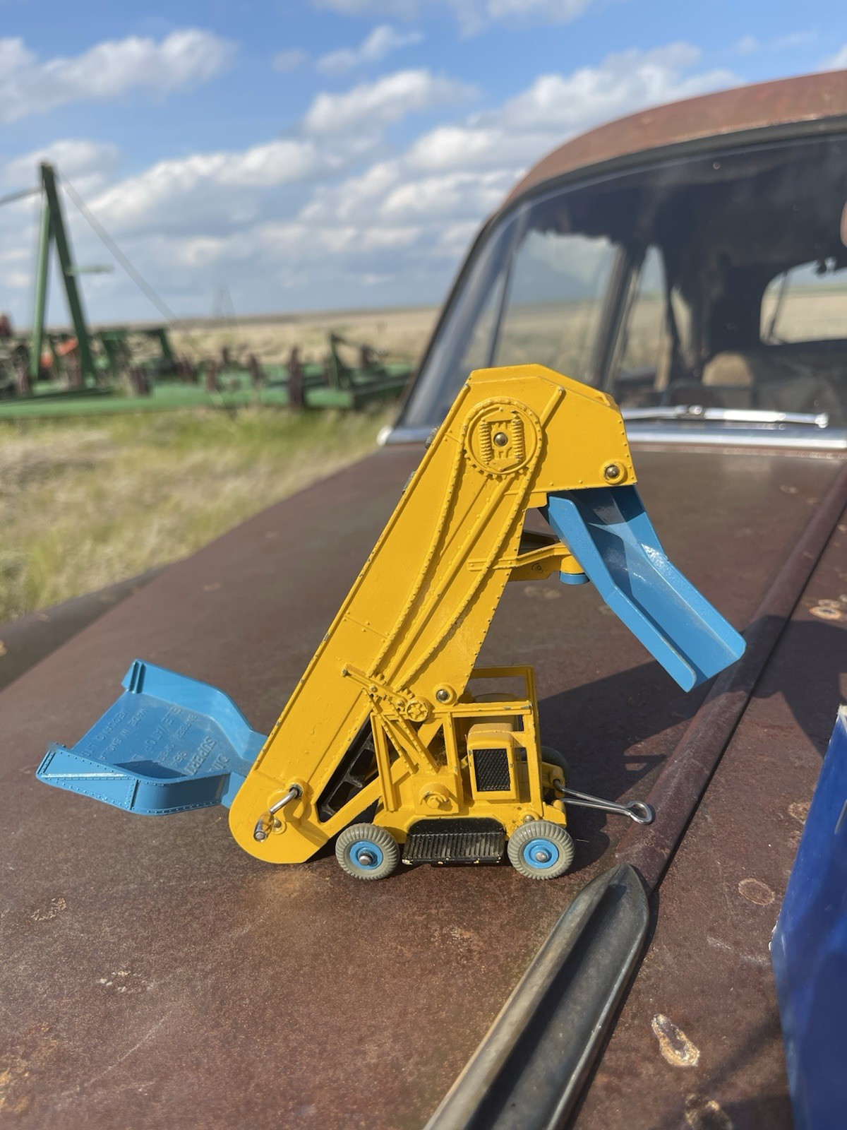 Vintage Dinky Toy No. 964 Elevator Loader w/ Original Box As Is Farm Estate Find