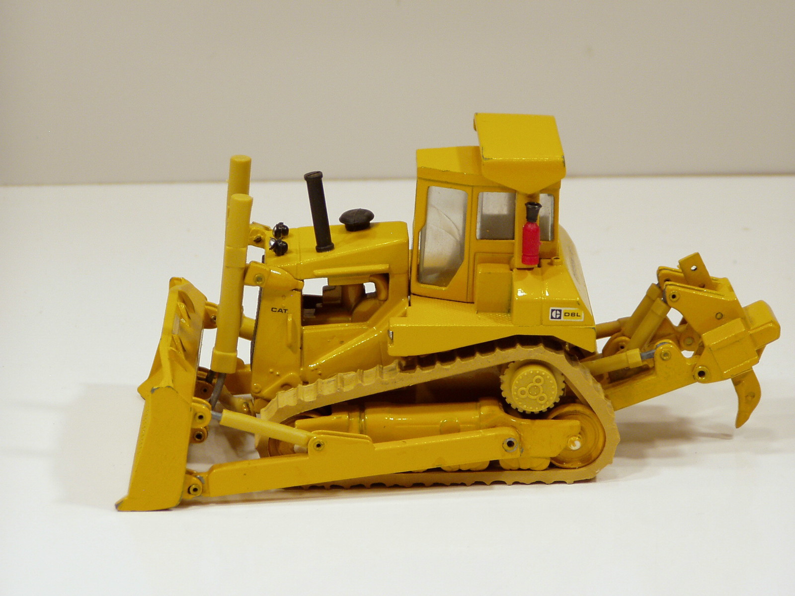 Caterpillar D8L Dozer – o/c – 1/50 – ARPRA #45 w/ Box