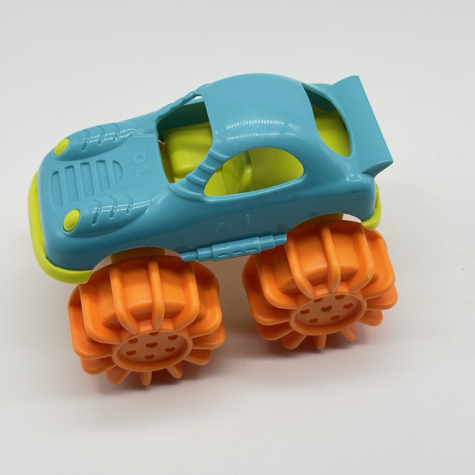 B. toys by Battat 4″ Toy Cars – Water & Sand Vehicles, Beach Playset for Kids 6
