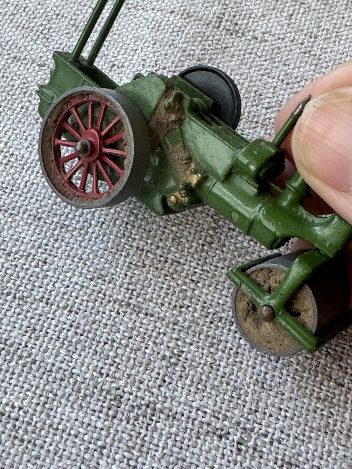 MATCHBOX YESTERYEAR (UK) – AVELING & PORTER STEAM ROLLER Y11