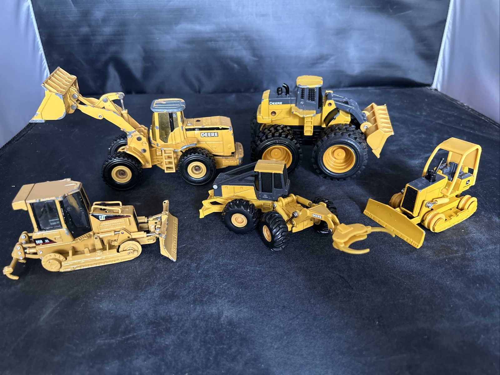 Ertl & Norscot Die Cast Caterpillar & John Deere Tractors Lot Of 5