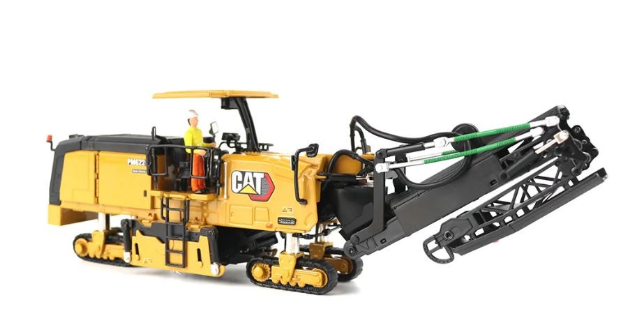 DIECAST MASTERS – Caterpillar PM622 Brush with Operator, Hex Transmission…