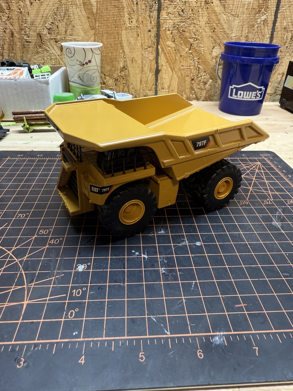 CAT 797F Dump Truck Earth Movers Caterpillar Diecast 1:101 Toy State