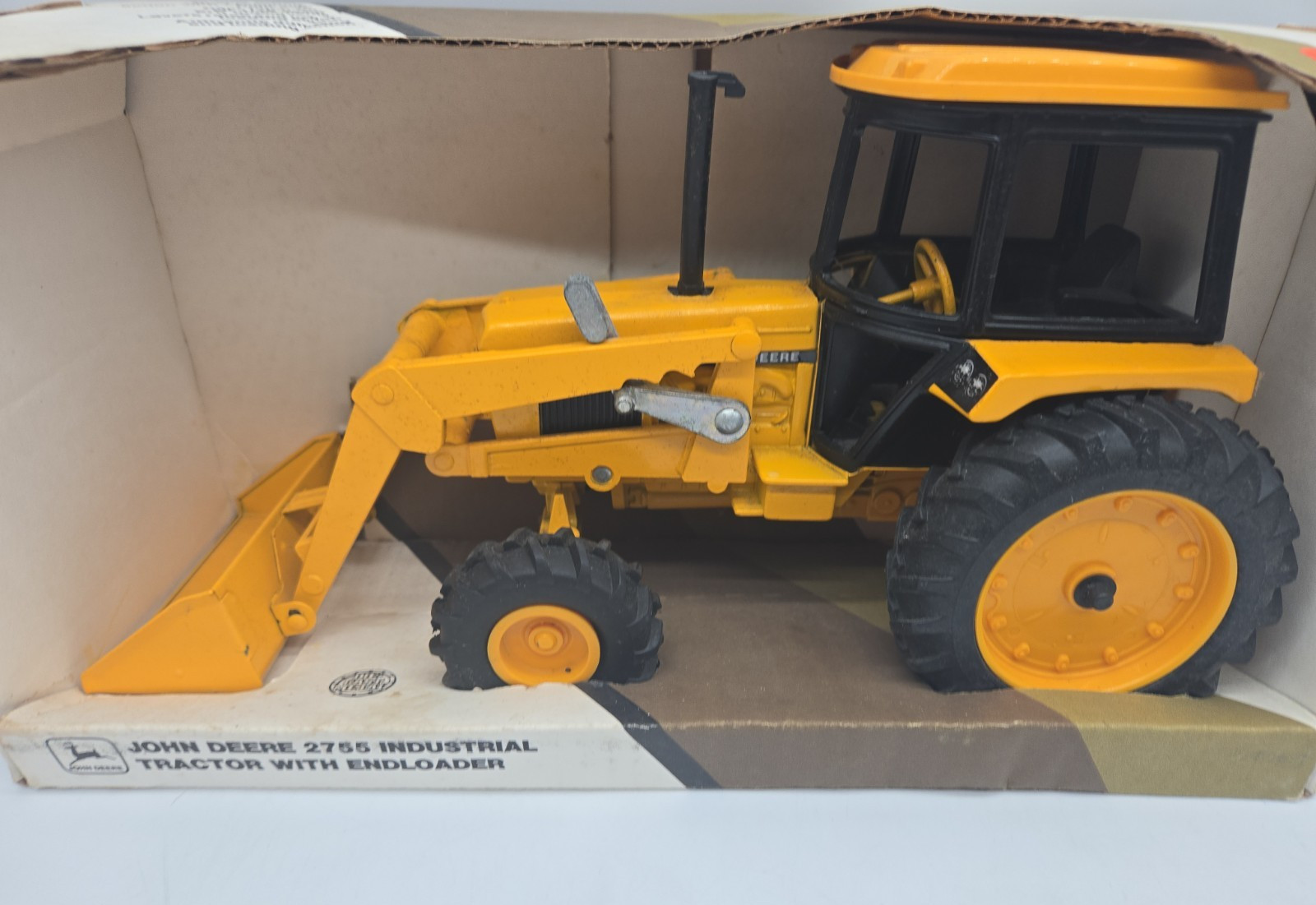 1991 VTG John Deere Ind Tractor/Endloader No. 2755 ERTL Diecast NOS- #5677