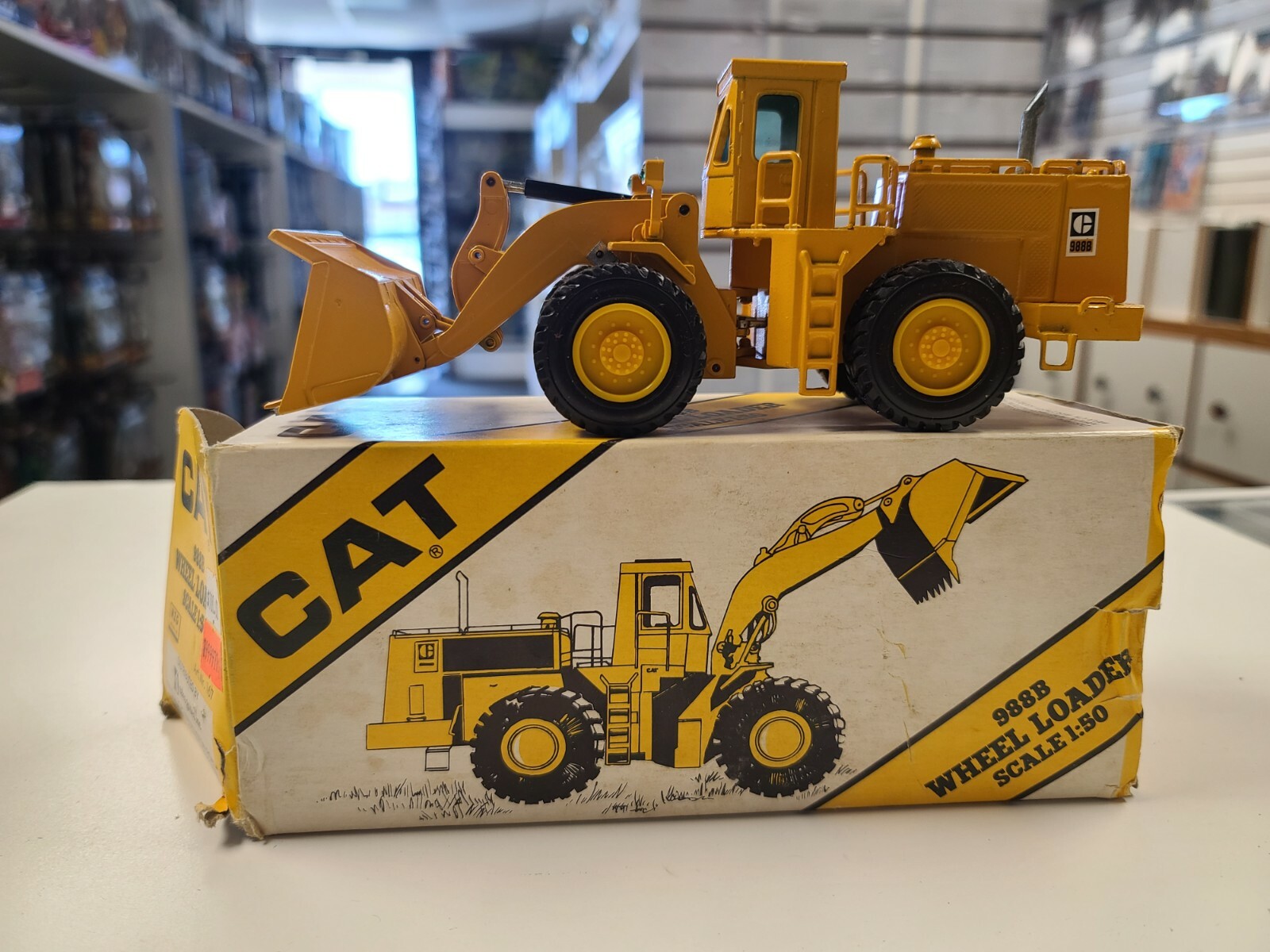 NZG 1:50 CAT 988B Wheel Loader No.167 Die Cast Construction Caterpillar Germany