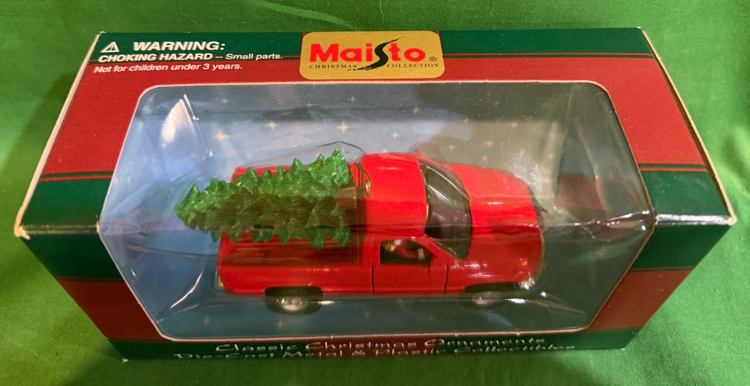 Maisto Christmas Ornament Diecast 4″ Long Dodge Ram 1/43 Diecast NEW in Box BX3