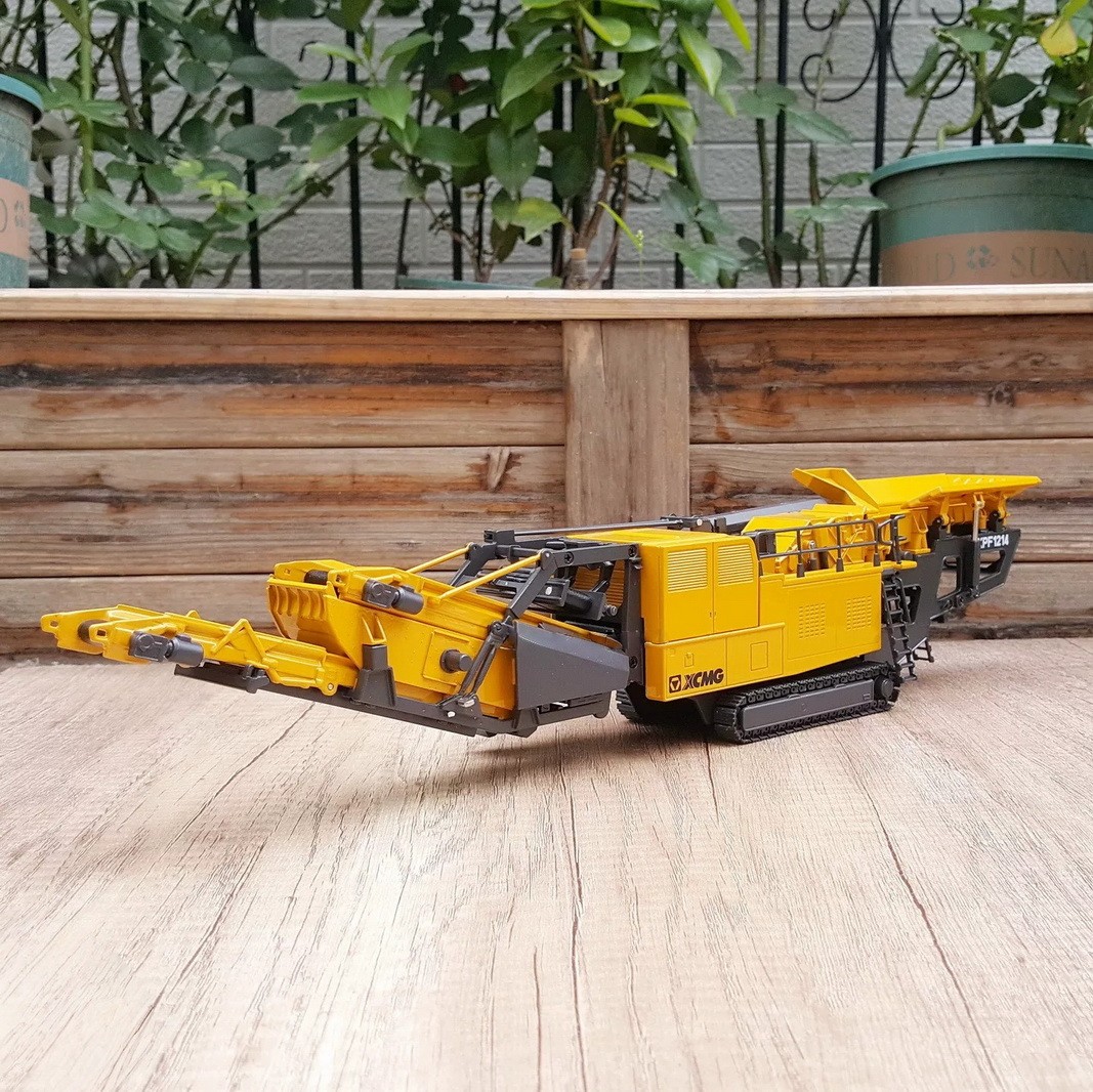 1/50 Scale XCMG XPF1214 Mobile Impact Crushing Station Diecast Model
