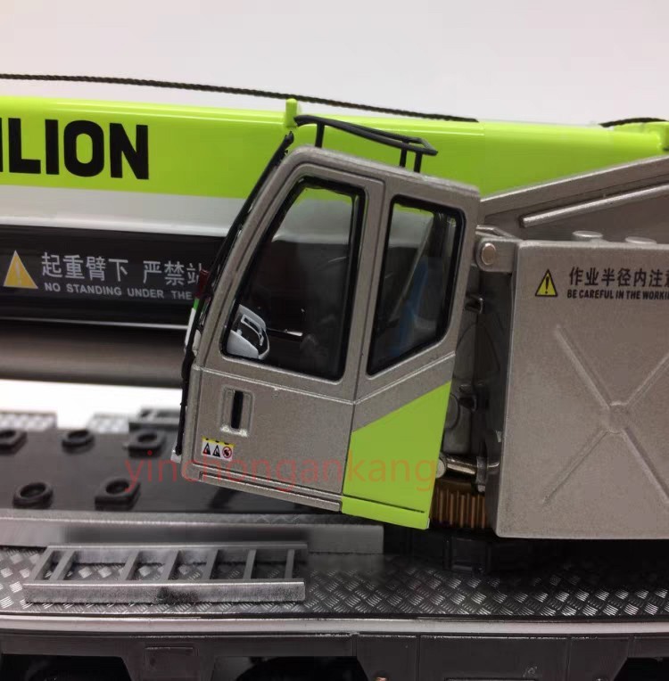 Zoomlion QAY220 ton Milan World Expo crane Green DieCast Model 1/50
