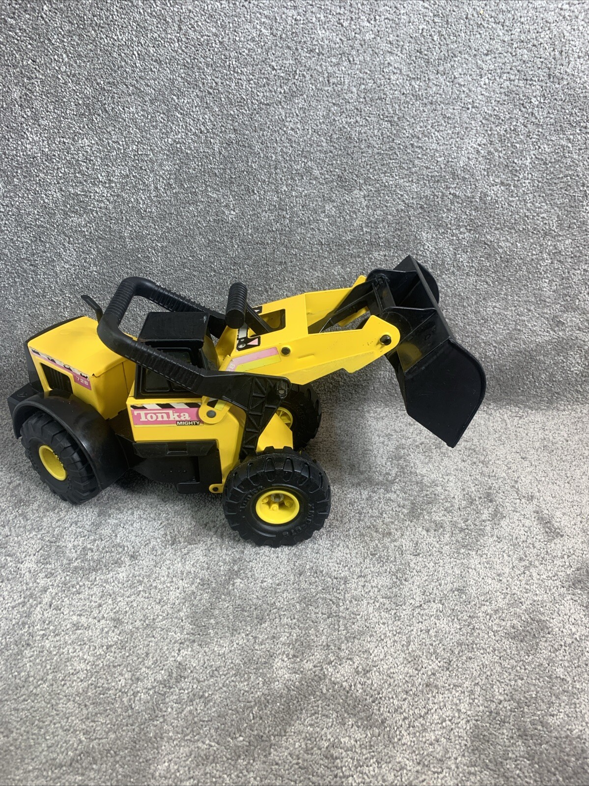 1999 Hasbro Tonka Truck “Mighty Front Loader” #728 Steel 21” inch M-7457-1 Used