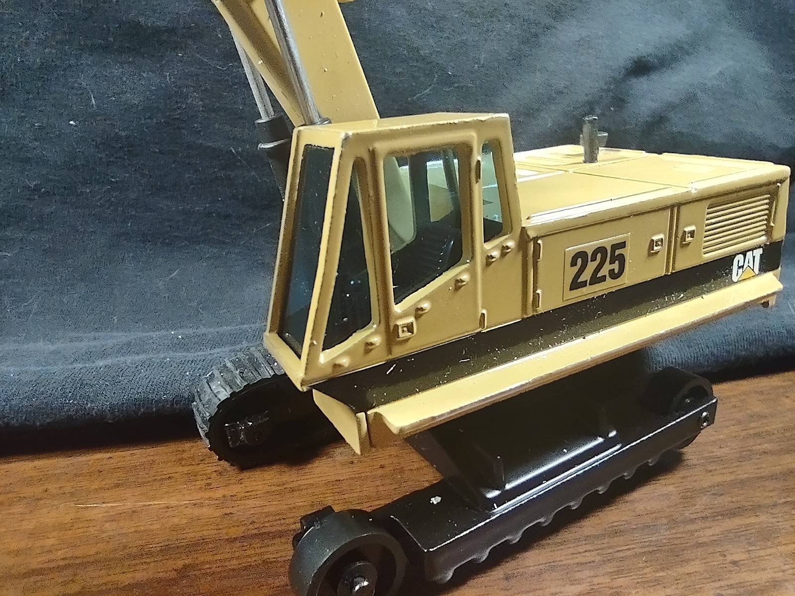 1978 JOAL Excavator CAT C-225 1:70 Scale Made in Spain looks to be in new cond.
