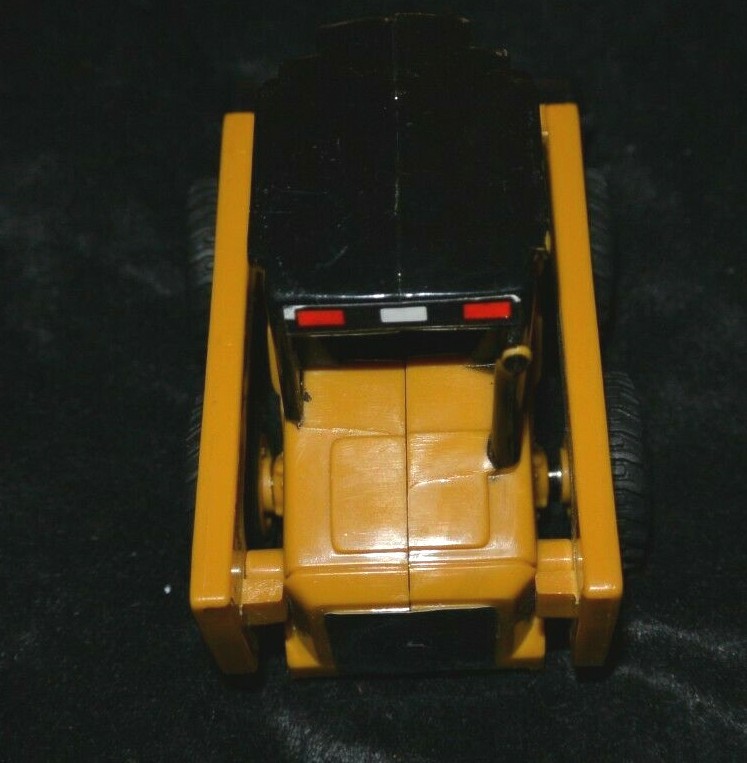 JOHN DEERE Skid Steer Loader 4″ x 2.5″ Tan/Golden Hard Plastic Toy