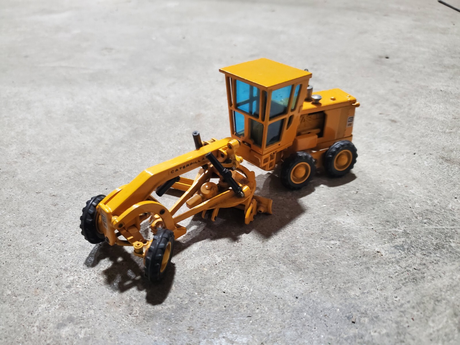 CAT – Joal Caterpillar 12G Grader – 1:50 Die Cast – #217 – *MISSING PIECES*