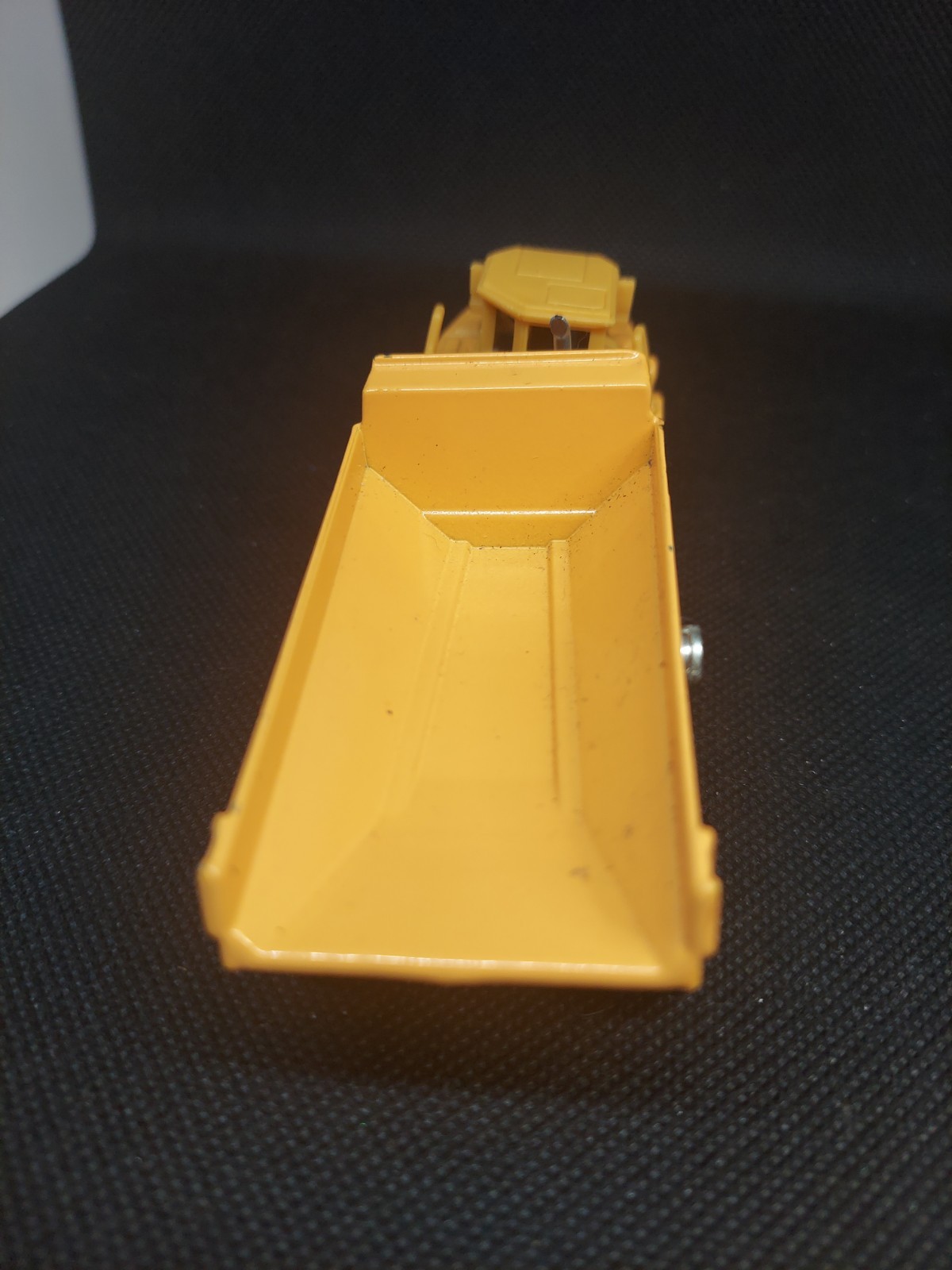 Volvo A40D Articulated Quarry Dump Truck – iPlay, iLearn 5” Die-cast