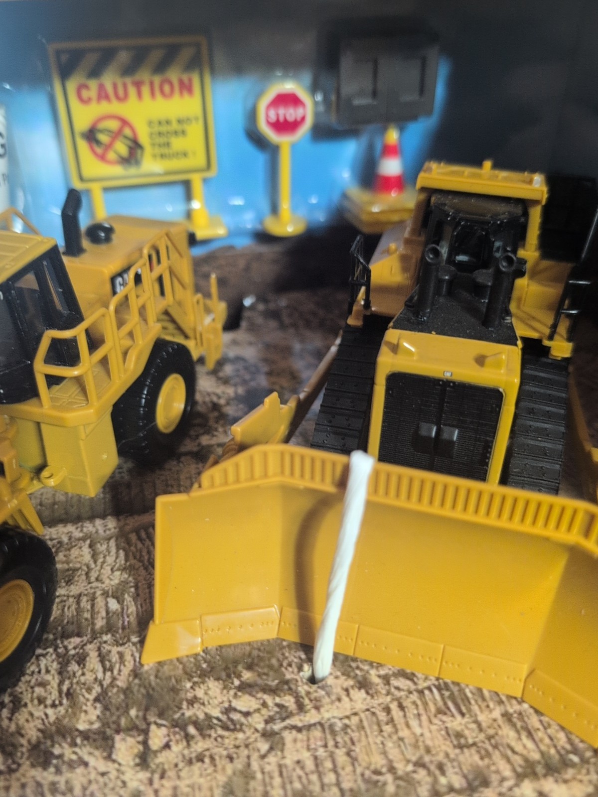 CAT Caterpillar 988h Wheel Loader & Dozer D11T set of 2