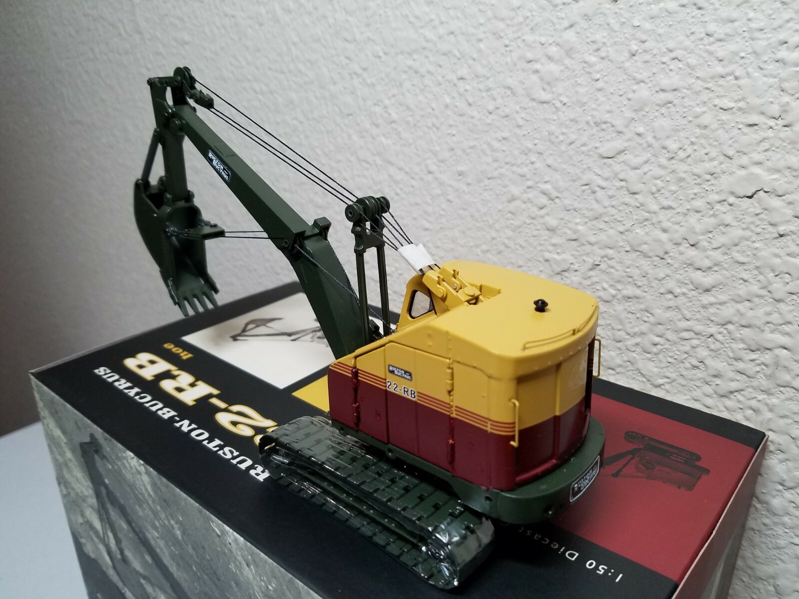 Ruston-Bucyrus 22-RB Cable Hoe with Metal Tracks – EMD 1:50 Scale #T002.1 New
